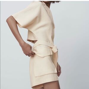 ZARA BEIGE KHAKI SHORT JUMPSUIT ROMPER KIMONO BACK VENT SZ L